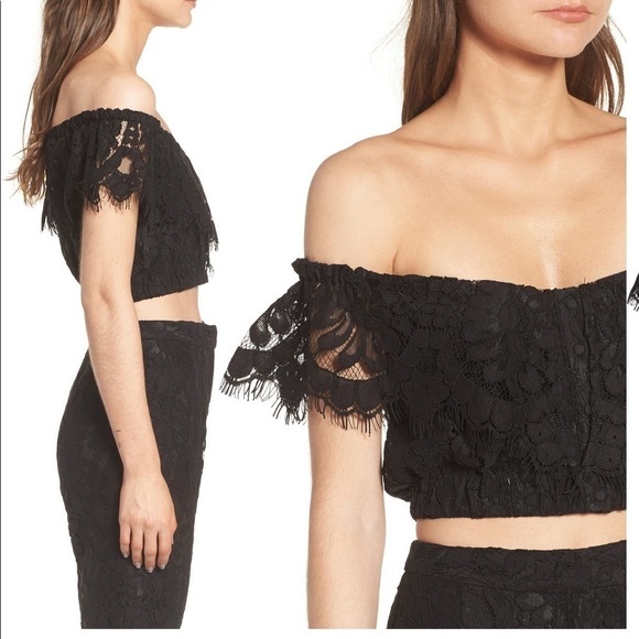 WAYF Black Casoria Ruffle Crop Top - Picture 2 of 9
